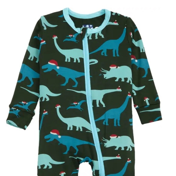 Santa Dino Print Fitted Footie
KICKEE PANTS - Picture 2 of 6